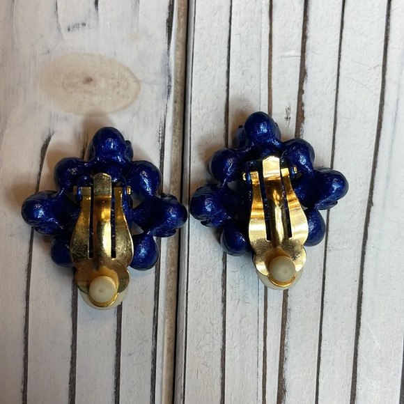 Joan Rivers clip on earrings - Picture 2 of 2